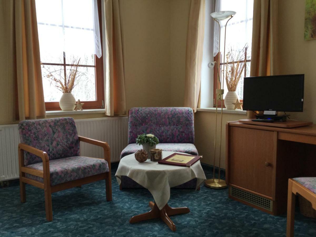 Waldgasthof & Hotel Alberthoehe リヒテンシュタイン エクステリア 写真